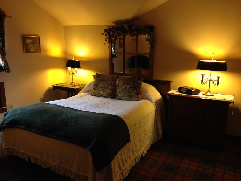 The Harry Packer Mansion Inn Jim Thorpe Room photo