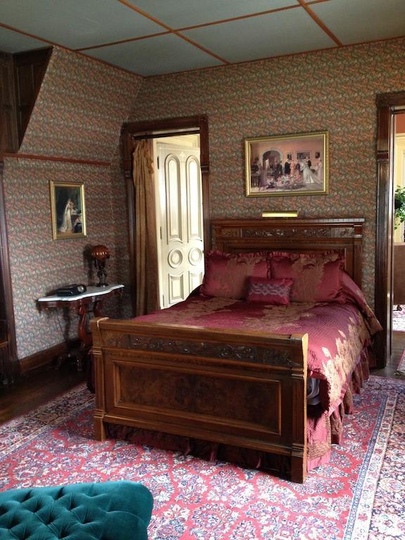 The Harry Packer Mansion Inn Jim Thorpe Room photo
